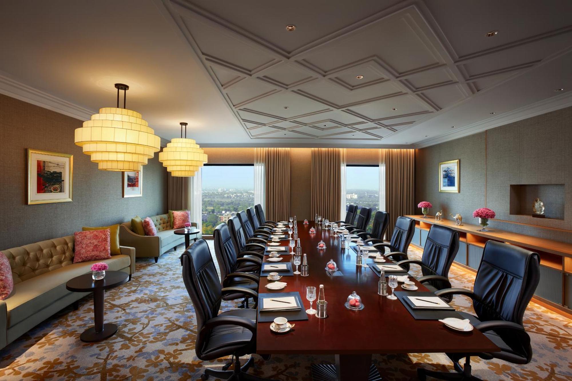 The Leela Gandhinagar Otel Dış mekan fotoğraf
