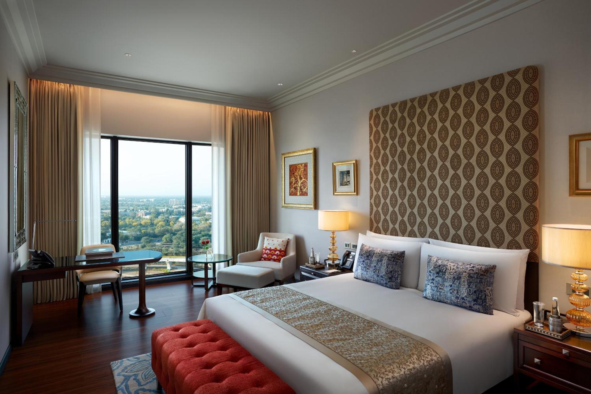 The Leela Gandhinagar Otel Dış mekan fotoğraf