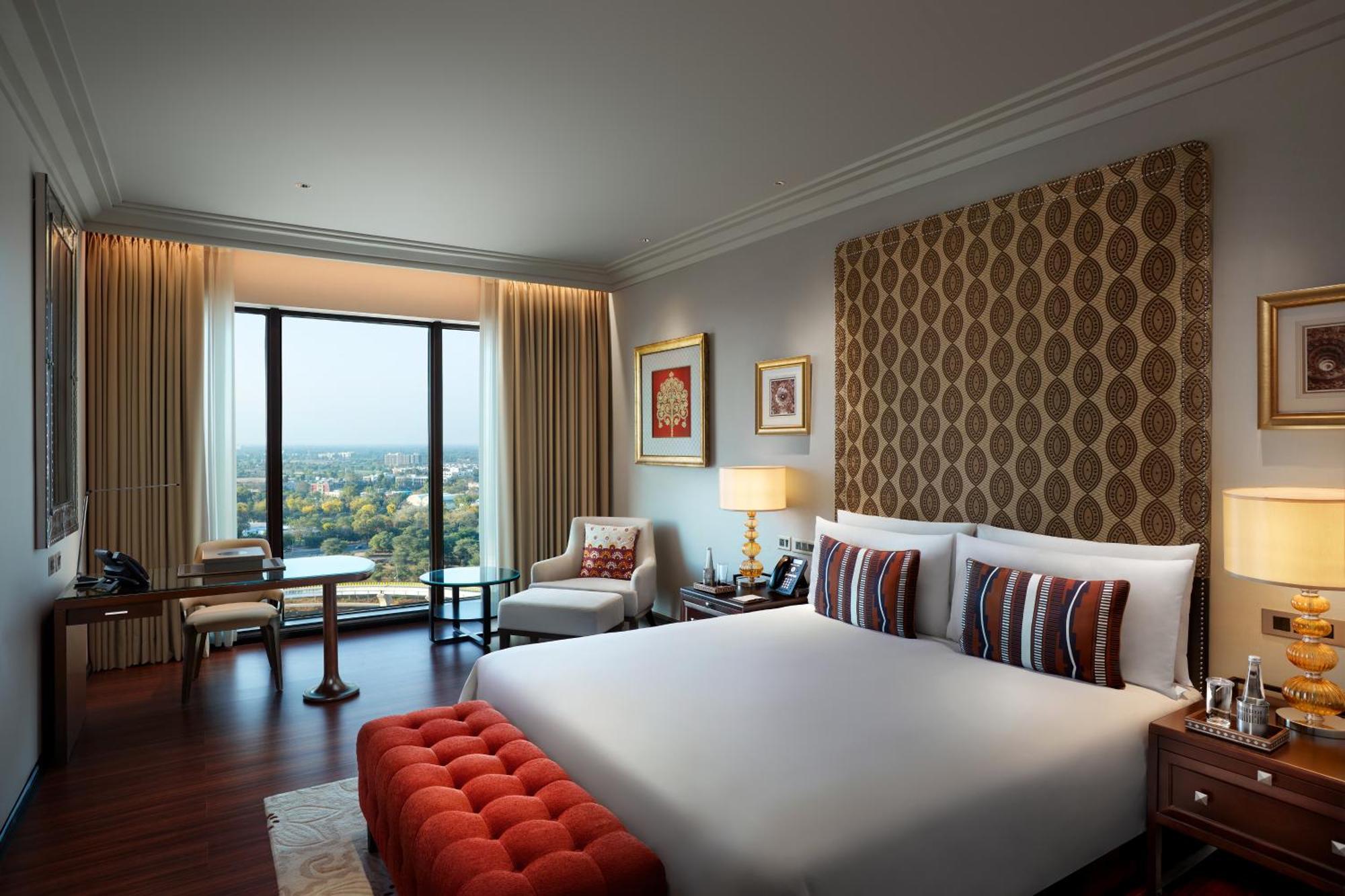 The Leela Gandhinagar Otel Dış mekan fotoğraf